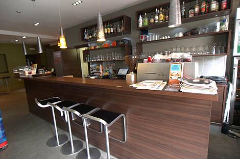 Кафе-бар с террасой в центре Копра: 4