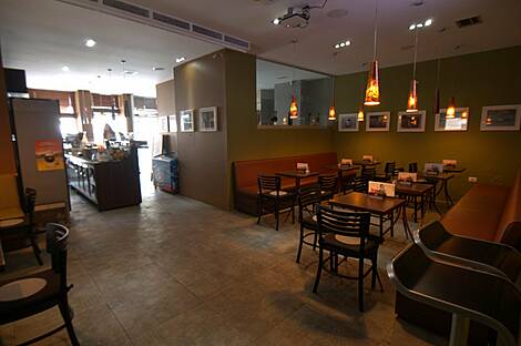Кафе-бар с террасой в центре Копра: 7