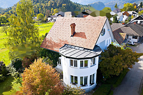 Здание в Бледе