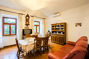 Брестовица у Комна, дом