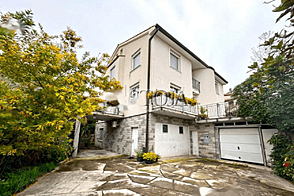 Изолский дом