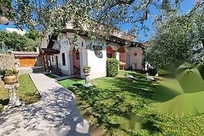 Загородный дом с террасой Ягодье