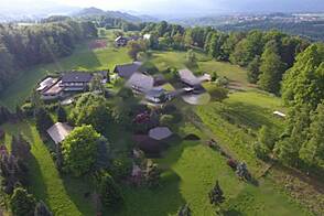 Здание, расположенное в Верхней Липнице