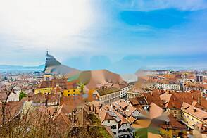 Квартира с пятью комнатами в центральной части города.