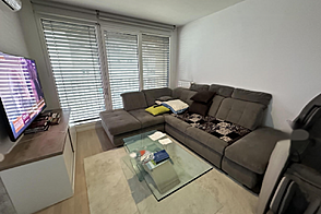 Трехкомнатная квартира в Бежиграде.