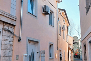 Трёхкомнатная квартира на Копере.