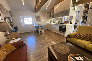 Квартира с тремя комнатами в исторической части города Изола