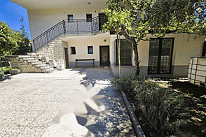 Квартира Ягоды с участком земли