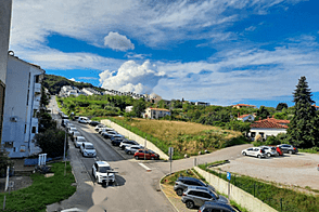 Марковец располагает двухкомнатной квартирой.