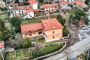 Ферма для собственного обеспечения при хуторе Брестовица, расположенная в Комно.