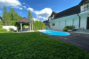 Дом с террасой в Чернучи