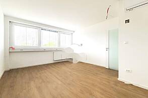 Коммерческая площадь Вич