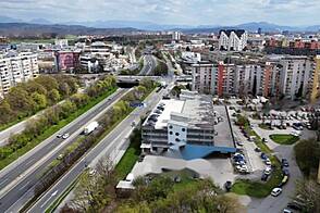 Квартира Шишка используется под коммерческое помещение.