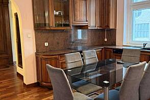 Дом с 5 и более комнатами в центре