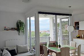 Квартира с тремя комнатами в Изоле