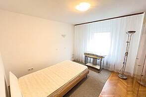 Апартаменты с тремя комнатами Шишка