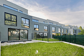 Загородный дом с верандой в Лучане