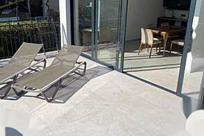 Дом в Новом Портороже имеет два этажа