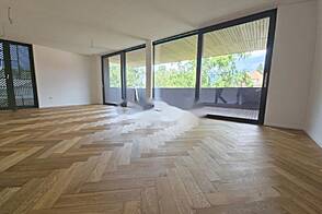 Трехкомнатная квартира в Рожной Долине