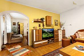 Дом на возвышенности Смарна