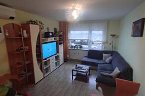 Квартира с тремя комнатами и балконом на Штепанском поселке