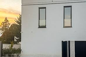 Квартира с пятью комнатами в центральной части города.