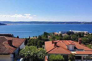 Дом с двумя этажами в Портороже