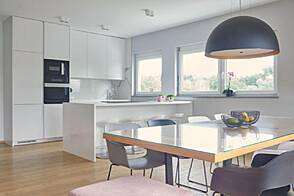 Квартира с пятью и более комнатами в Подутике.