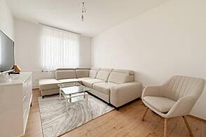 Квартира с тремя комнатами в районе Шишка