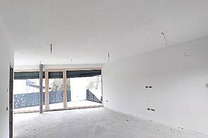 Четырехкомнатная квартира в Сенджа.