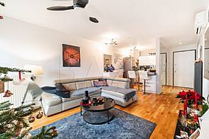 Жильё с тремя комнатами в районе Бежиград