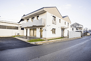 Дом с более чем 5 комнатами в Новых Вижмаре