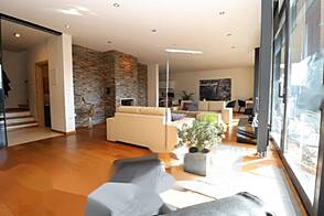 Чрна Вас: дом с атриумом