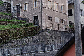 Здание в Идрии Грапа