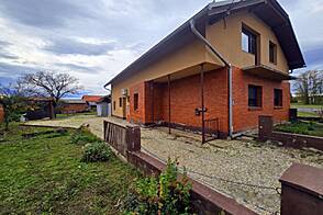 Здание в Добровнике