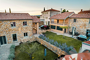 Плавье, дом