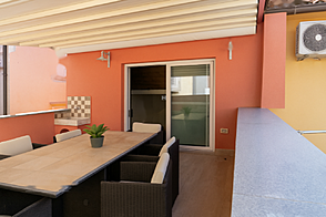 Ново Пиран, дом с террасой.