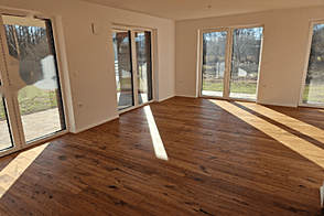 Дом, состоящий из 3 комнат, расположен в Черна-Вас.