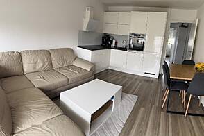 Трехкомнатная квартира на улице Реска, Вич