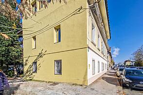 Квартира с двумя комнатами в центральной части города.