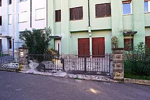 Двухкомнатное жилье в Изоле