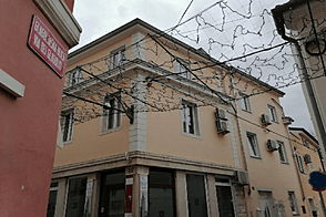 Копер: квартира с тремя комнатами