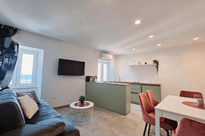 Жилая площадь с пятью и более комнатами в Пиране