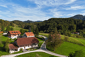 Дом - дом Похлин, дом Брстовница.