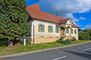 Дом, сельское хозяйство в Лукавцах