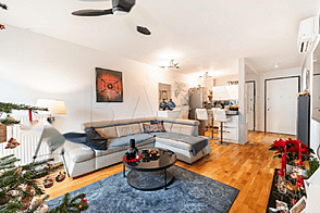 Трехкомнатная квартира в районе Бежиград