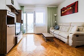 Квартира с четырьмя комнатами в Нове Ярше