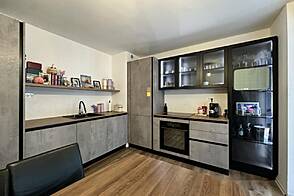 Трехкомнатная квартира с балконом