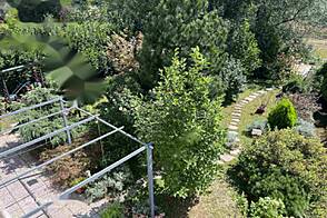 Здание с террасой в Новом Трново