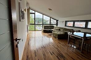 Четырехкомнатная квартира в районе Бежиград